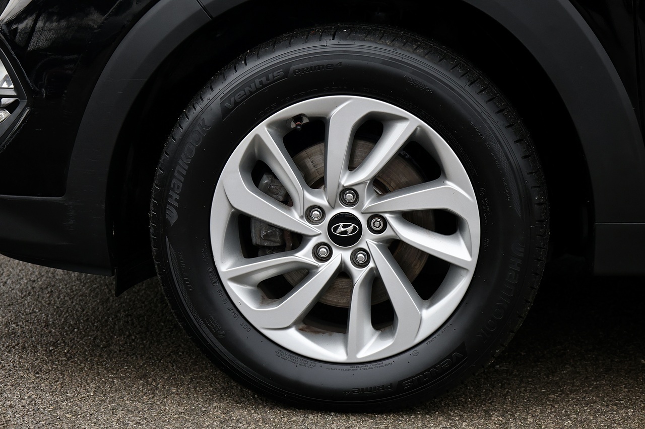 Hyundai Tucson CRDI SE Nav 1 Former Keeper + Manual + 2WD + £35 RFL + Heated Seats - Large 27