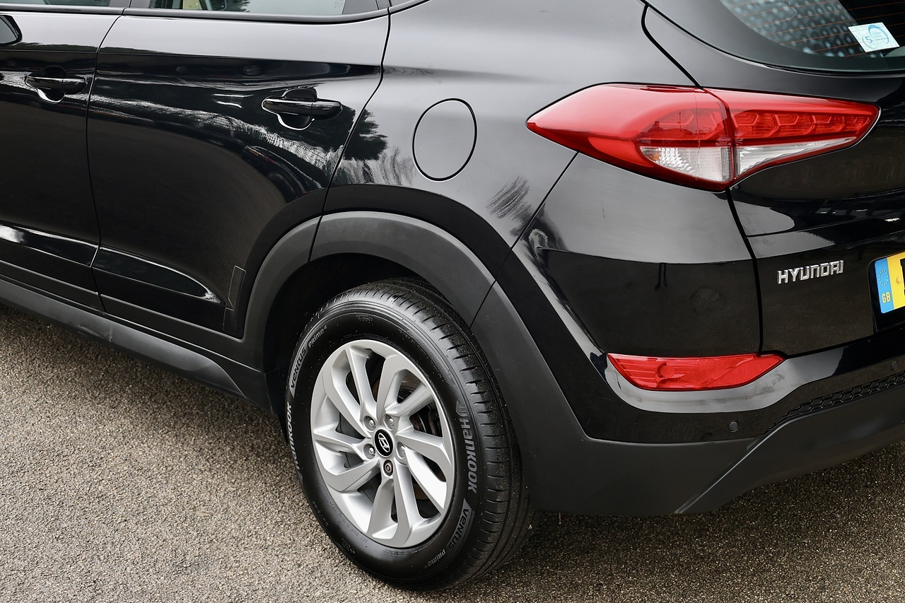 Hyundai Tucson CRDI SE Nav 1 Former Keeper + Manual + 2WD + £35 RFL + Heated Seats - Large 26