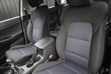 Hyundai Tucson CRDI SE Nav 1 Former Keeper + Manual + 2WD + £35 RFL + Heated Seats - Thumb 9