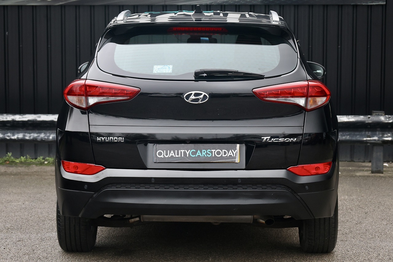 Hyundai Tucson CRDI SE Nav 1 Former Keeper + Manual + 2WD + £35 RFL + Heated Seats - Large 4