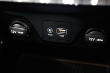 Hyundai Tucson CRDI SE Nav 1 Former Keeper + Manual + 2WD + £35 RFL + Heated Seats - Thumb 35