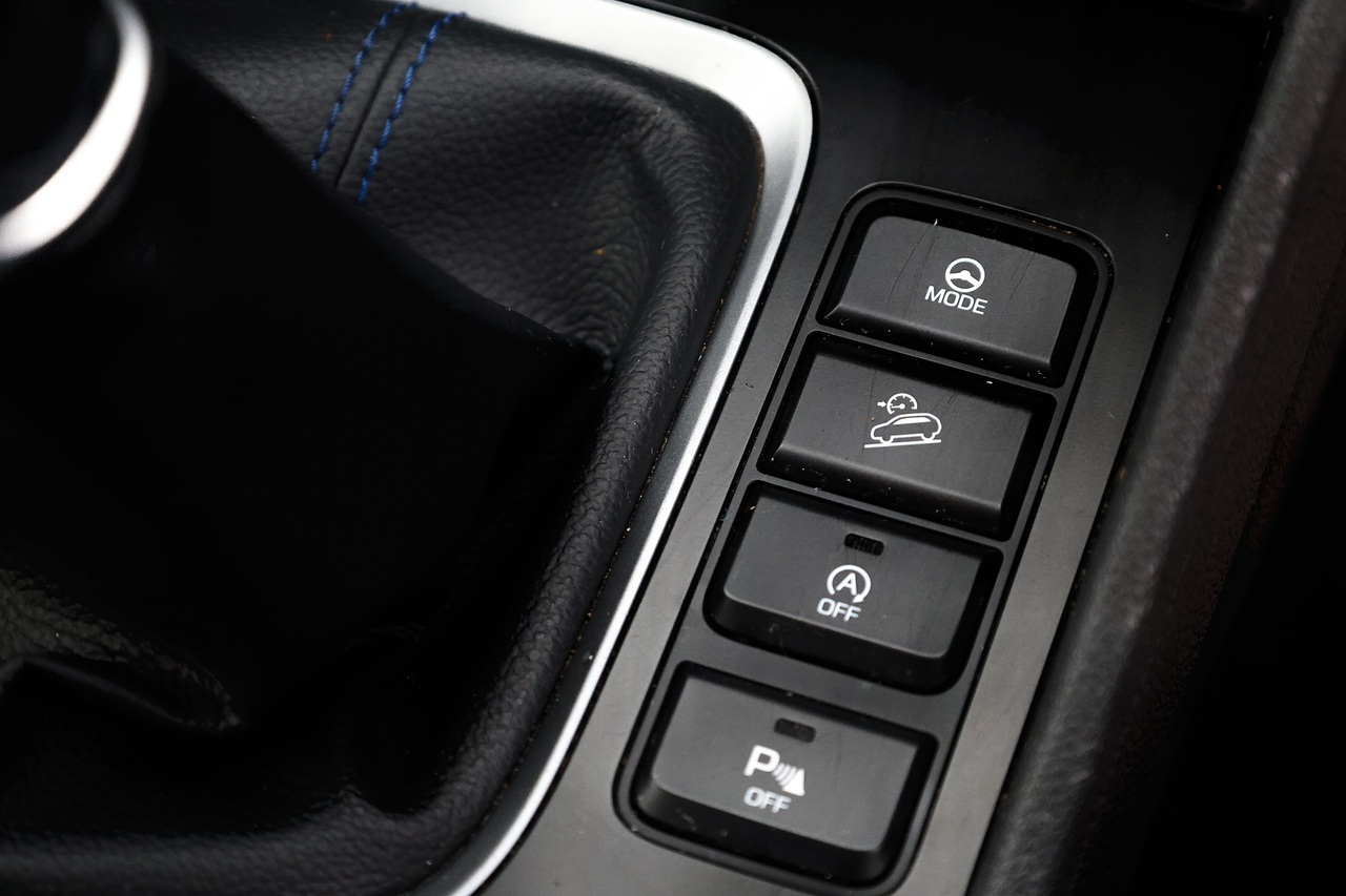 Hyundai Tucson CRDI SE Nav 1 Former Keeper + Manual + 2WD + £35 RFL + Heated Seats - Large 36