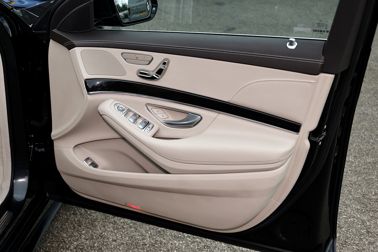 Mercedes-Benz S350d L AMG Line Panoramic Roof + Rare Colour + ULEZ Compliant - Large 19