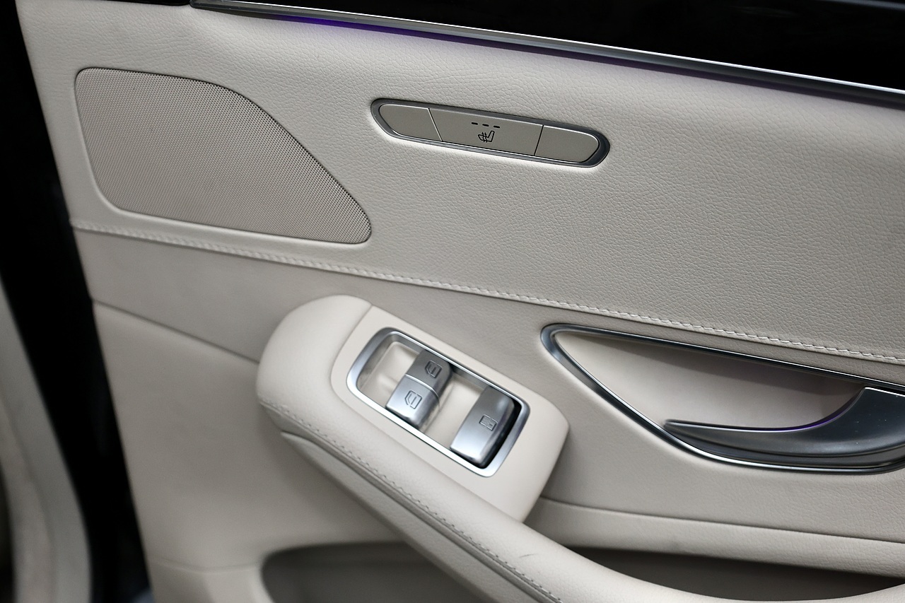 Mercedes-Benz S350d L AMG Line Panoramic Roof + Rare Colour + ULEZ Compliant - Large 27