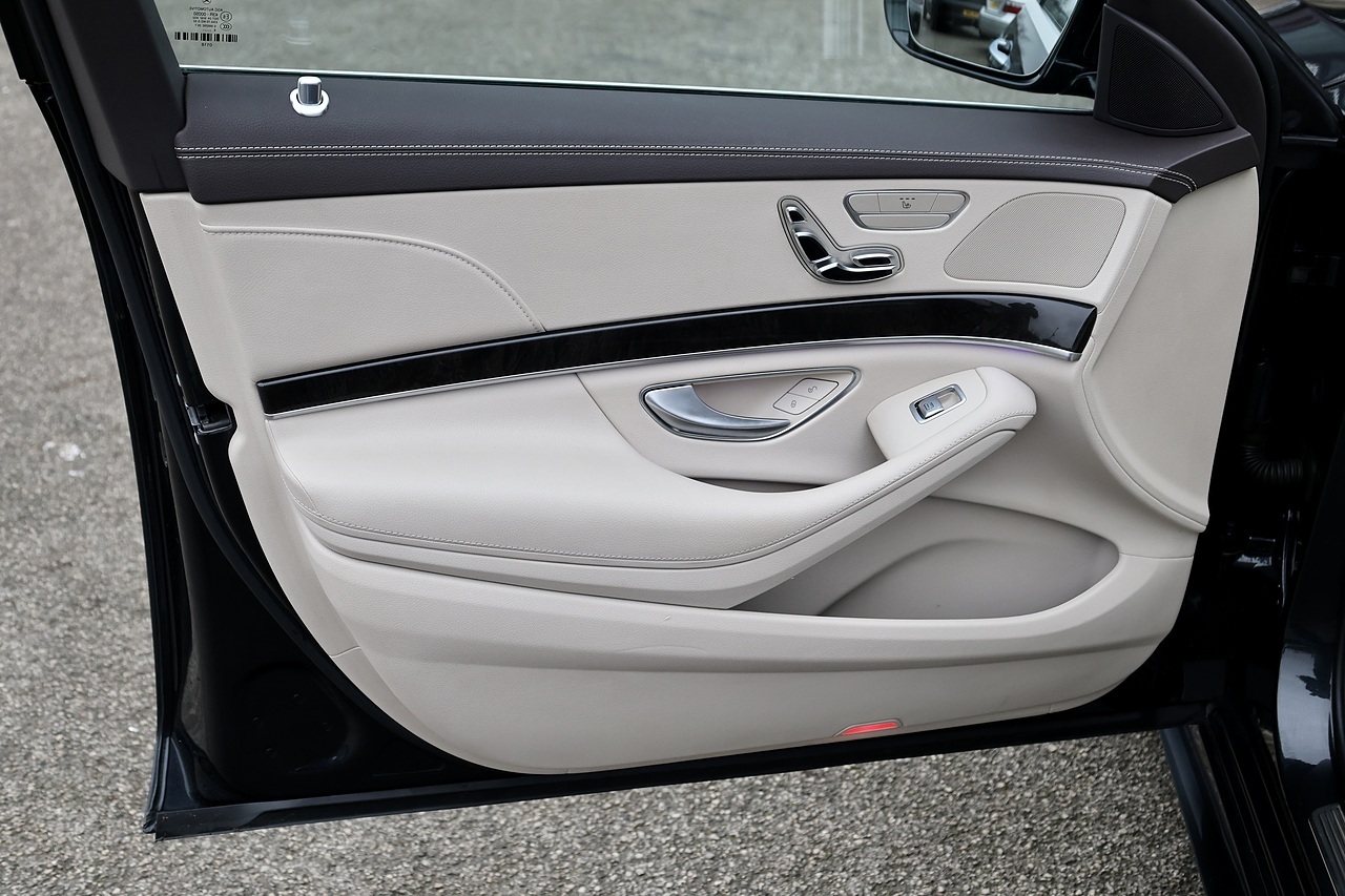 Mercedes-Benz S350d L AMG Line Panoramic Roof + Rare Colour + ULEZ Compliant - Large 42