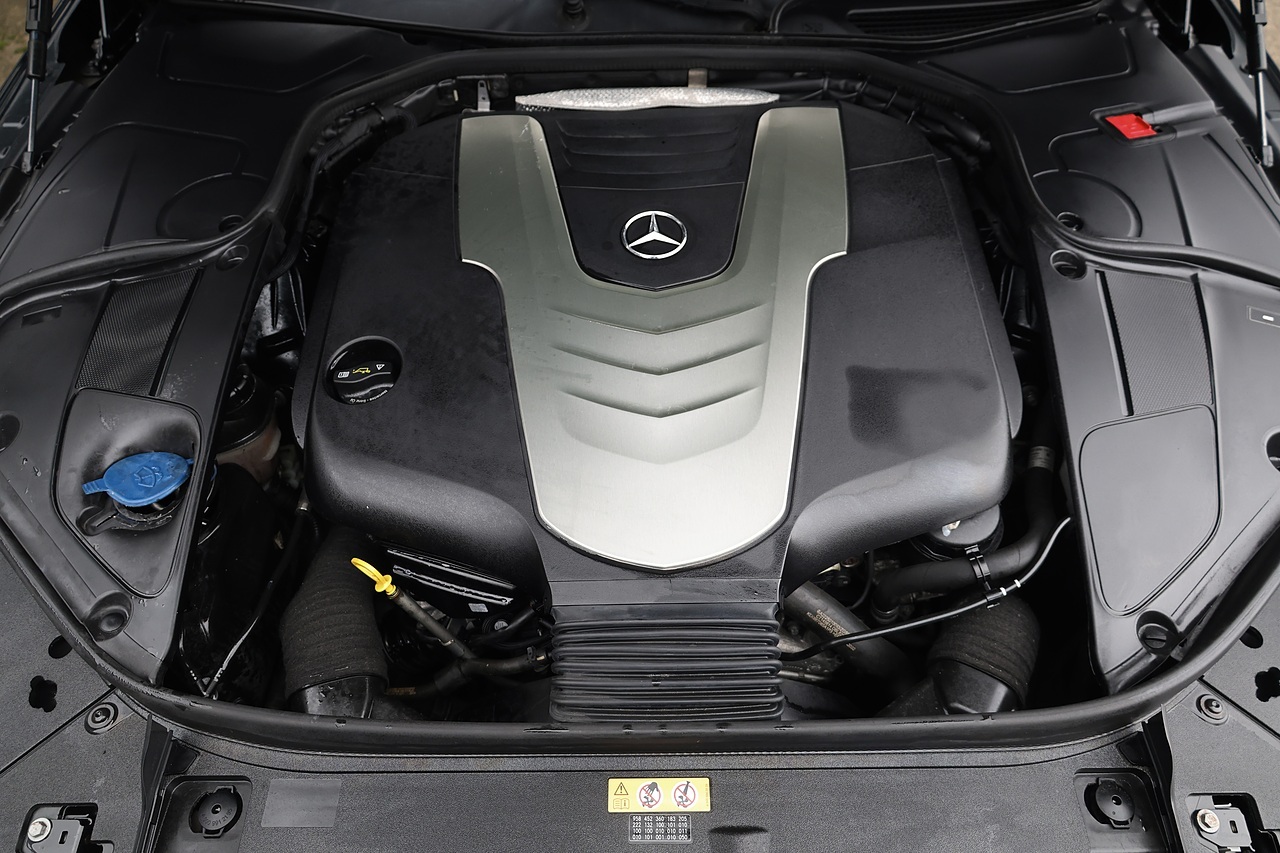 Mercedes-Benz S350d L AMG Line Panoramic Roof + Rare Colour + ULEZ Compliant - Large 43