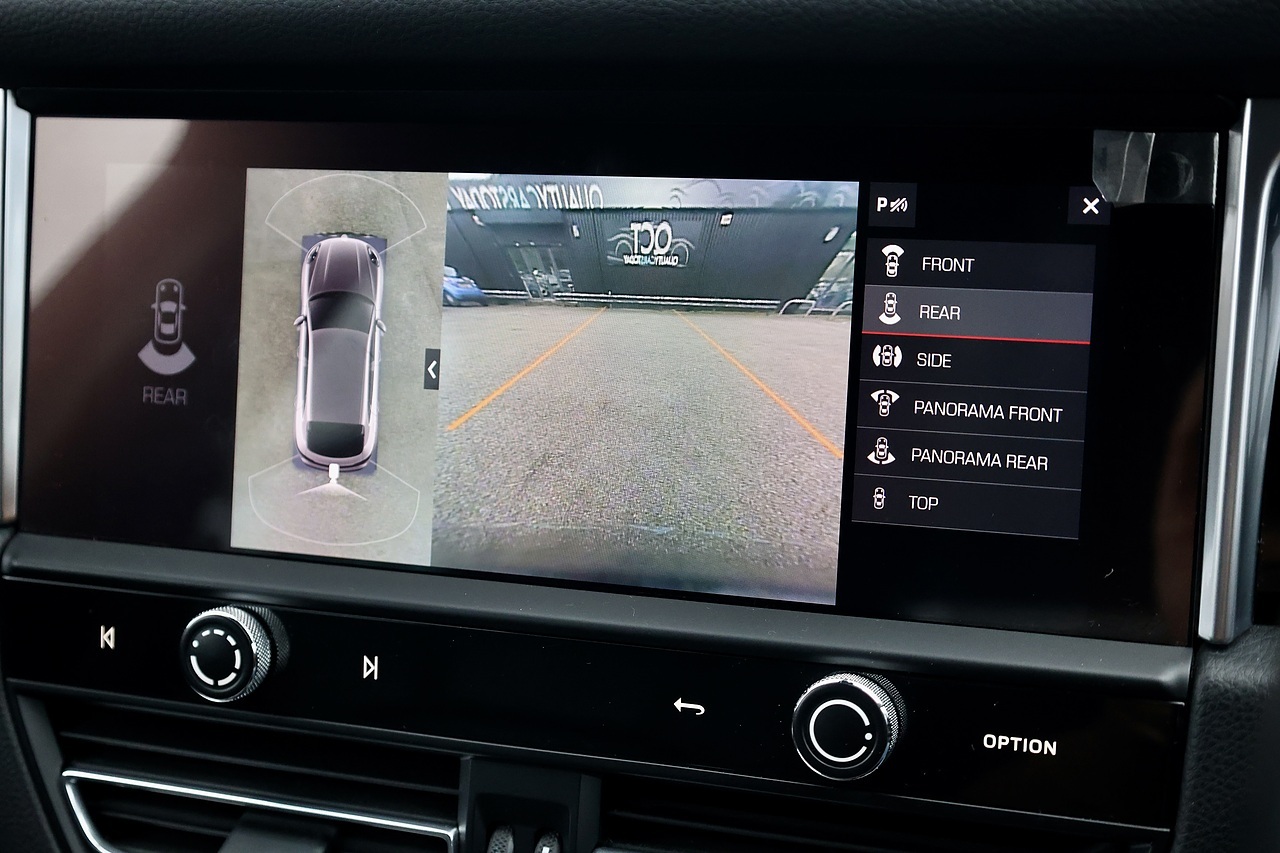 Porsche Macan S 1 Owner + Full Porsche Main Dealer + Air Suspension + Rare Spec - Large 10