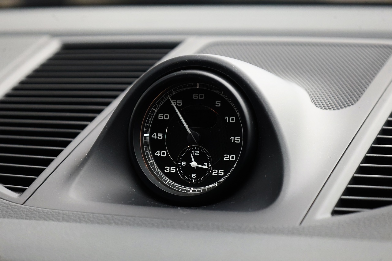 Porsche Macan S 1 Owner + Full Porsche Main Dealer + Air Suspension + Rare Spec - Large 11