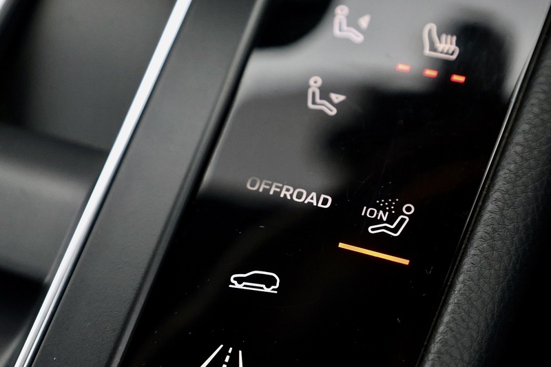 Porsche Macan S 1 Owner + Full Porsche Main Dealer + Air Suspension + Rare Spec Image 12