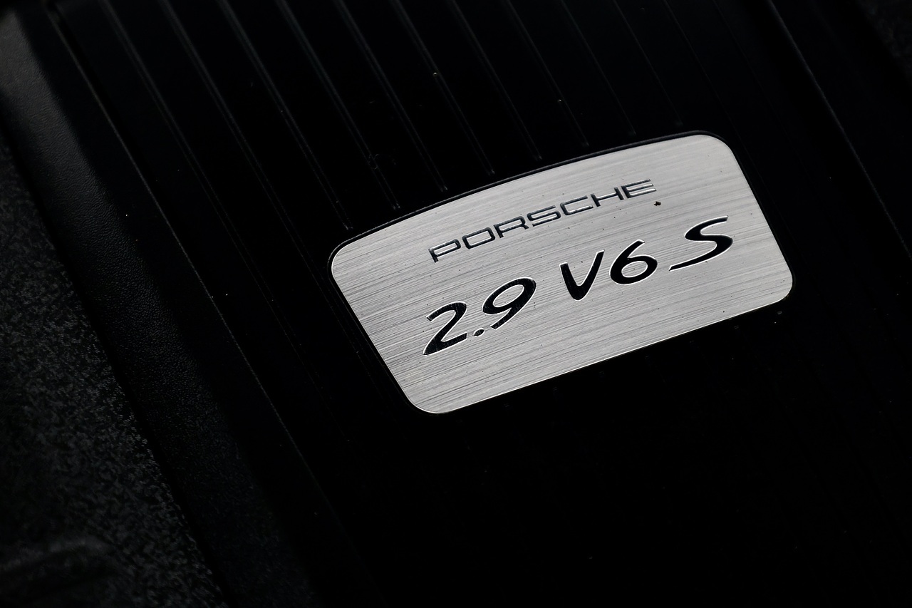 Porsche Macan S 1 Owner + Full Porsche Main Dealer + Air Suspension + Rare Spec - Large 20