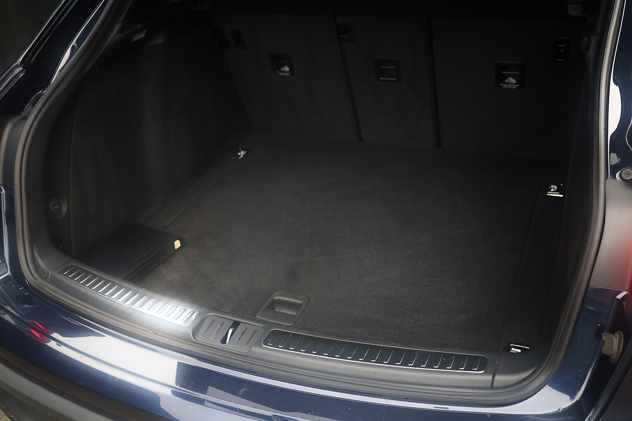 Porsche Macan S 1 Owner + Full Porsche Main Dealer + Air Suspension + Rare Spec - Large 29