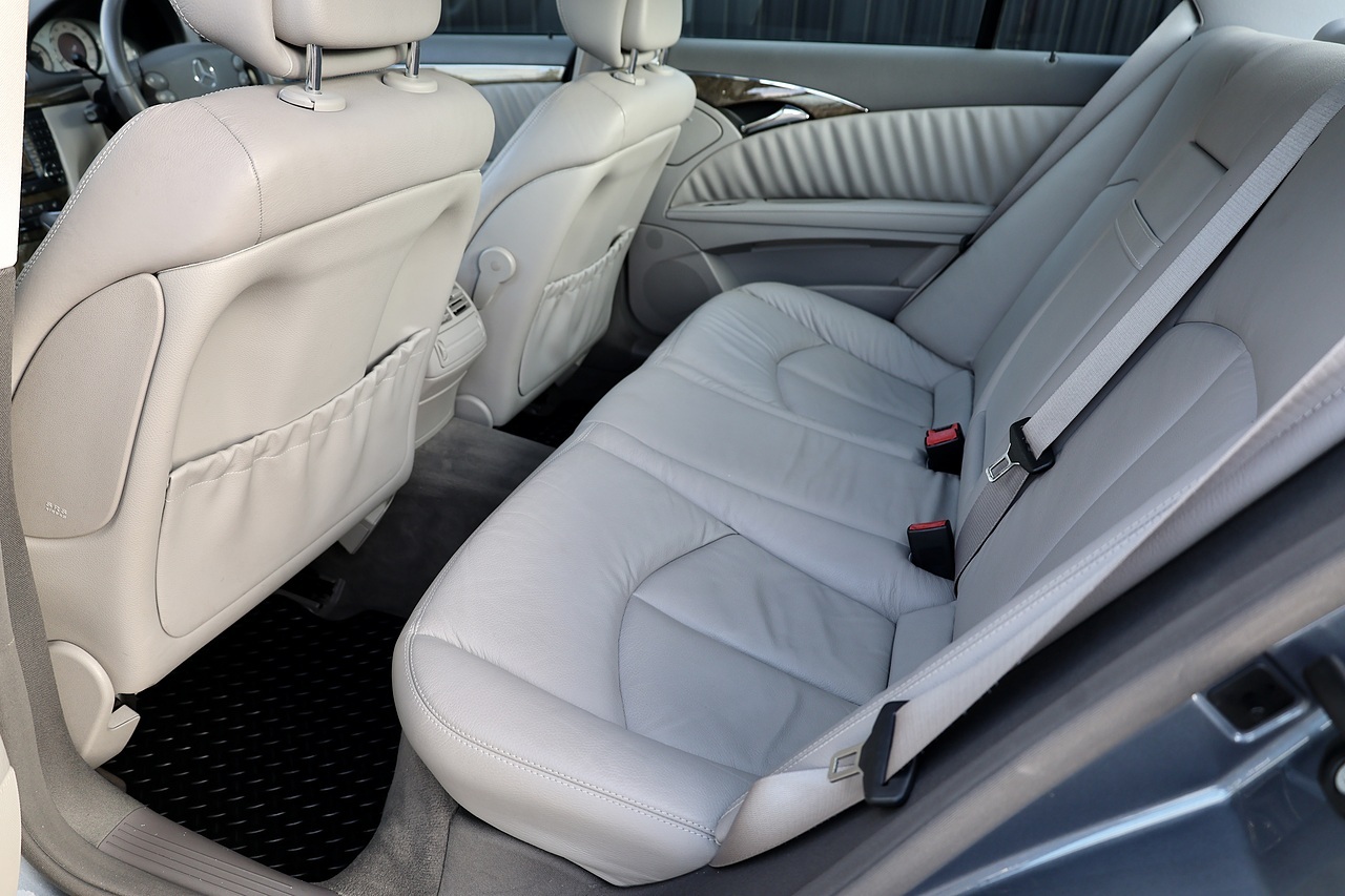 Mercedes-Benz E280 CDI Avantgarde 2 Former Keepers + Just Serviced by MB Dealer - Large 35