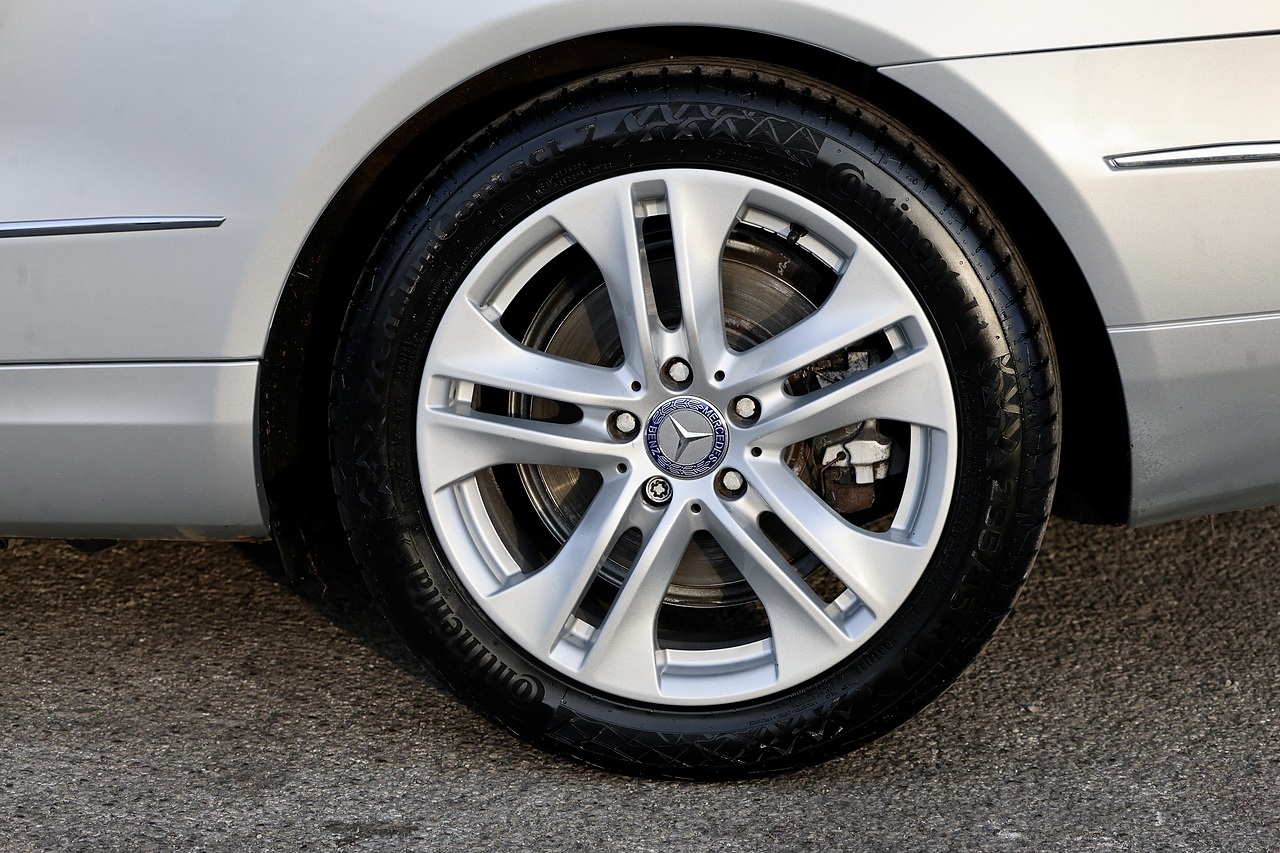 Mercedes-Benz E350 3.5 V6 CGI SE Coupe E350 3.5 CGI V6 SE Coupe 3.5 2dr Coupe Automatic Petrol - Large 35