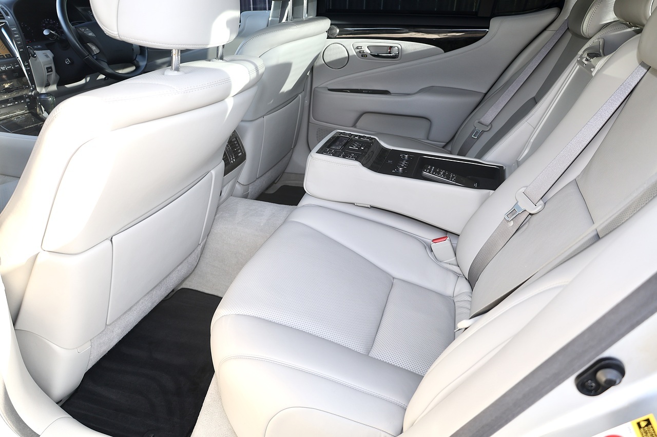 Lexus LS 460 SE-L UK Supplied + Last Owner 2014 + Exceptional Condition - Large 5