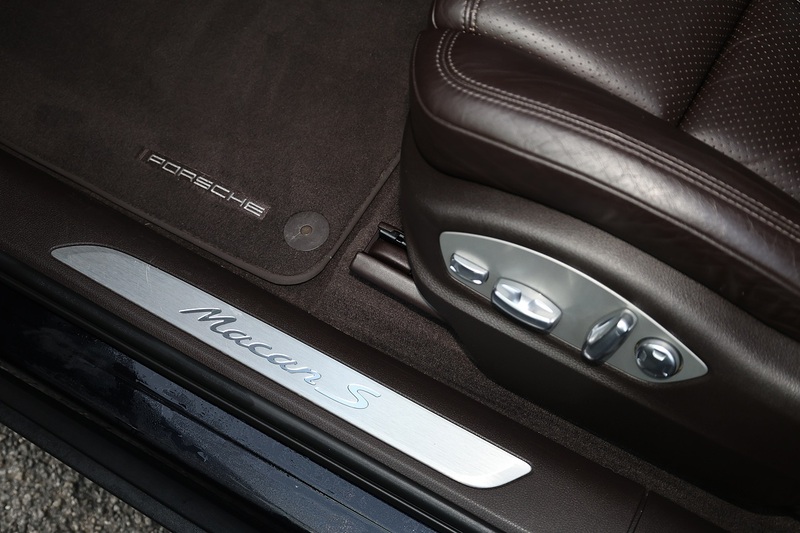 Porsche Macan S £16k Cost Options + Air Suspension + Pano Roof Image 11