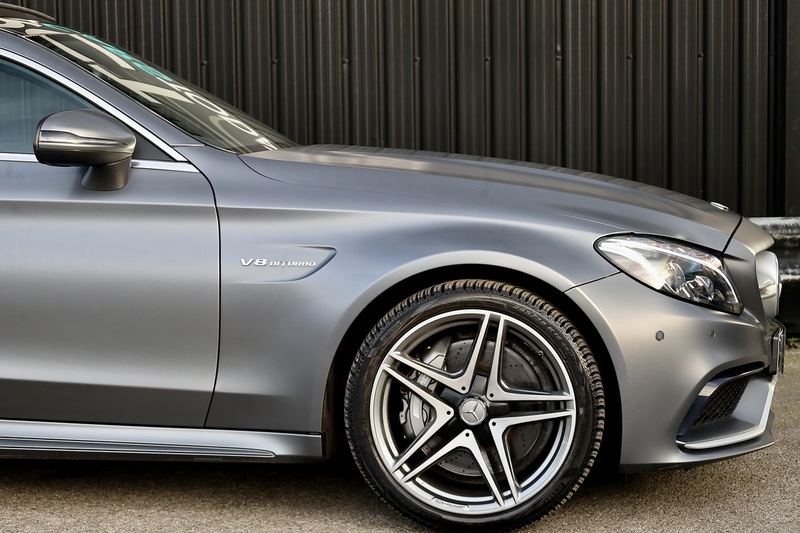 Mercedes-Benz C63 4.0 V8 AMG Premium  Coupe 2 Former Keepers + Full MB Main Dealer History + Pano Roof Image 17