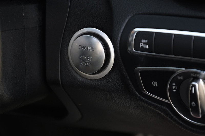 Mercedes-Benz C63 4.0 V8 AMG Premium  Coupe 2 Former Keepers + Full MB Main Dealer History + Pano Roof Image 20