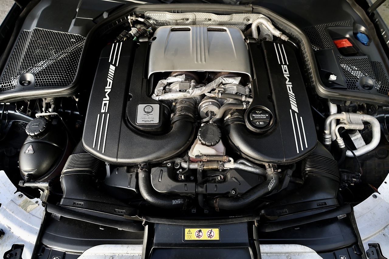 Mercedes-Benz C63 4.0 V8 AMG Premium  Coupe 2 Former Keepers + Full MB Main Dealer History + Pano Roof - Large 21