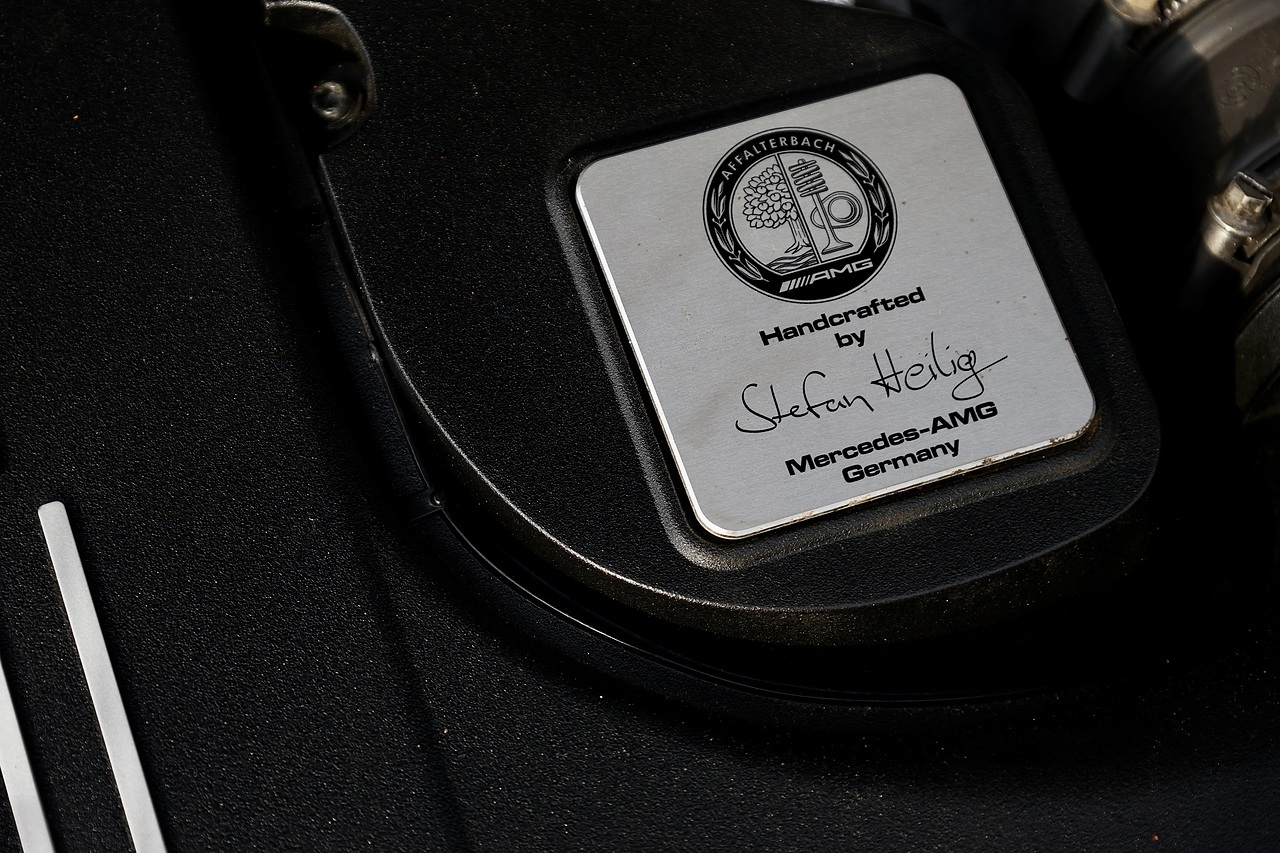 Mercedes-Benz C63 4.0 V8 AMG Premium  Coupe 2 Former Keepers + Full MB Main Dealer History + Pano Roof - Large 22