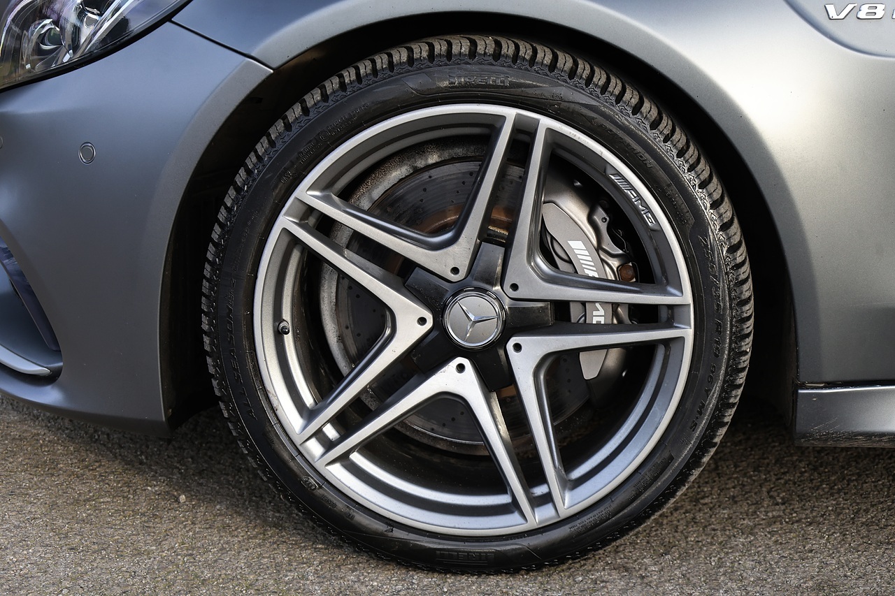 Mercedes-Benz C63 4.0 V8 AMG Premium  Coupe 2 Former Keepers + Full MB Main Dealer History + Pano Roof - Large 30