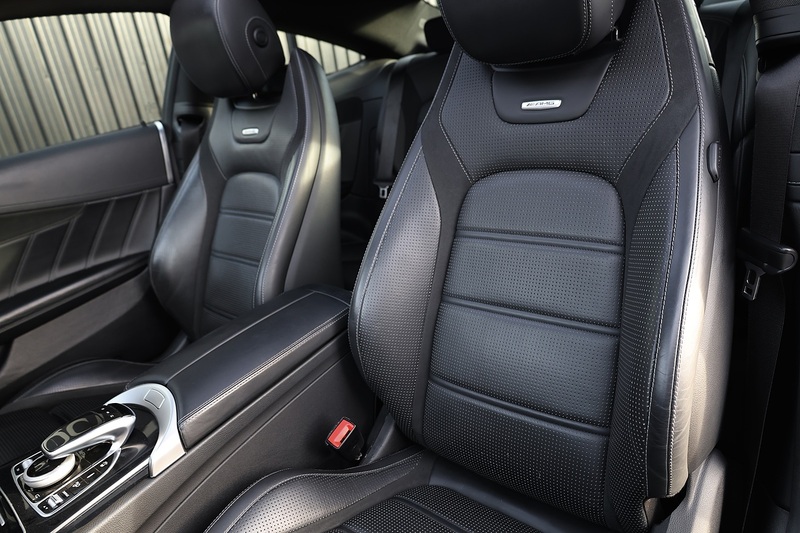 Mercedes-Benz C63 4.0 V8 AMG Premium  Coupe 2 Former Keepers + Full MB Main Dealer History + Pano Roof Image 9