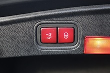 Mercedes-Benz C63 4.0 V8 AMG Premium  Coupe 2 Former Keepers + Full MB Main Dealer History + Pano Roof - Thumb 35