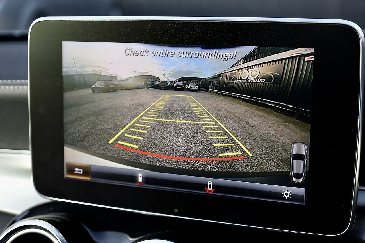 Mercedes-Benz C63 4.0 V8 AMG Premium  Coupe 2 Former Keepers + Full MB Main Dealer History + Pano Roof - Large 36