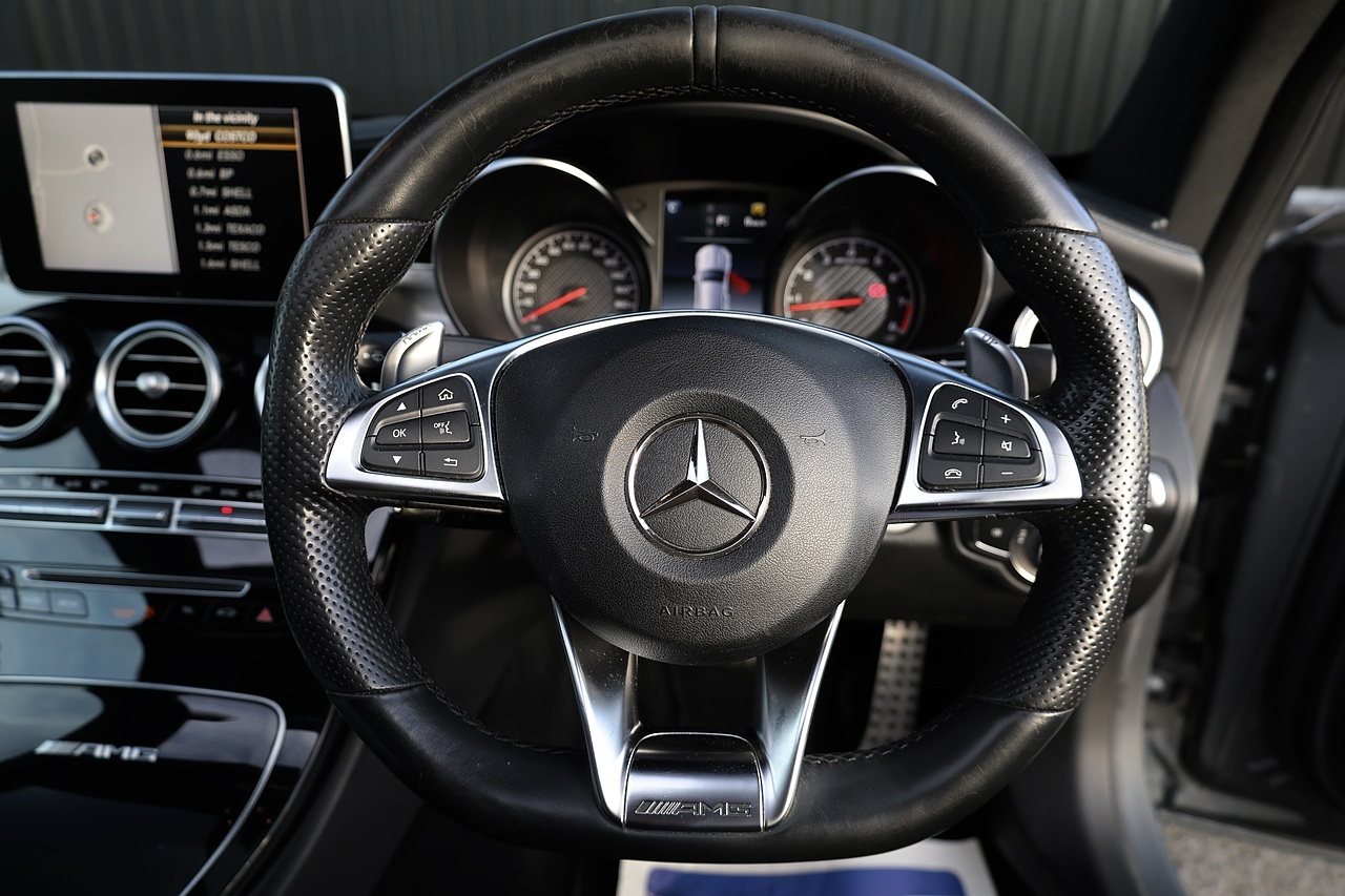 Mercedes-Benz C63 4.0 V8 AMG Premium  Coupe 2 Former Keepers + Full MB Main Dealer History + Pano Roof - Large 41