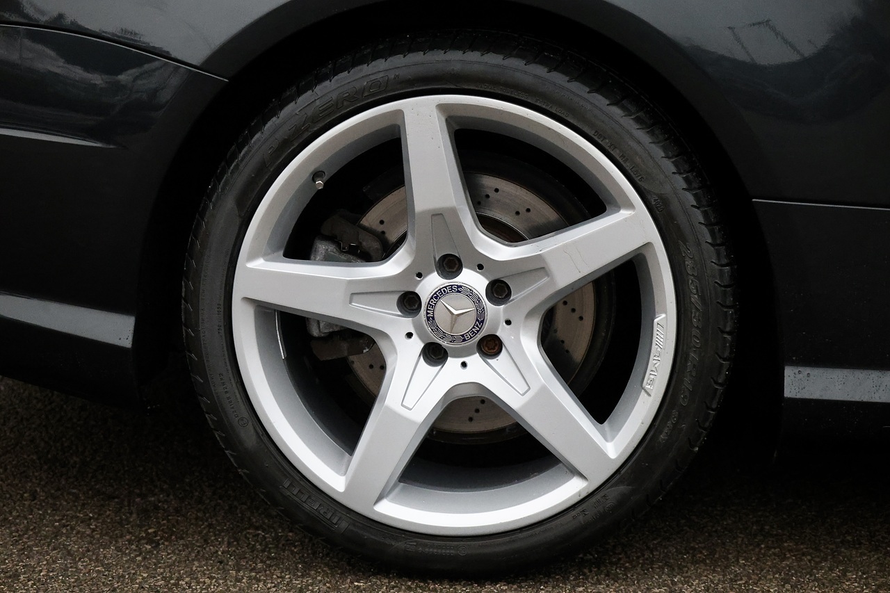 Mercedes-Benz SL 350 AMG Sport Last Owner 2019 + Rare Spec + £80k List Priec +  11 Services - Large 27