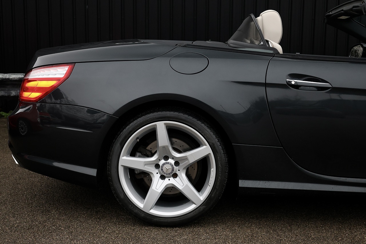 Mercedes-Benz SL 350 AMG Sport Last Owner 2019 + Rare Spec + £80k List Priec +  11 Services - Large 14