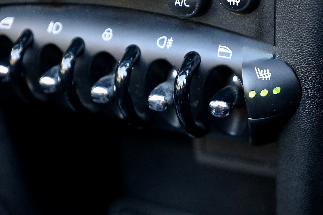 MINI Roadster Cooper S Full Service History + CHILI Pack + JCW Aero Pack - Large 21