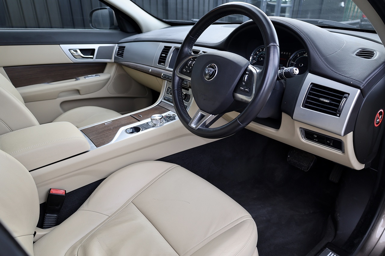 Jaguar XF Luxury 2 Former Keepers + Full Service History - Large 8