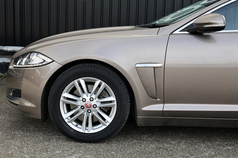 Jaguar XF Luxury 2 Former Keepers + Full Service History Image 23