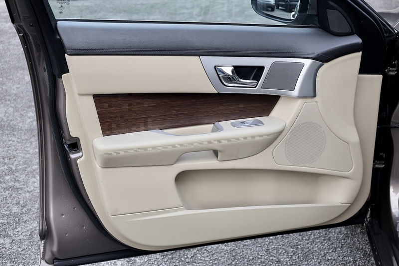 Jaguar XF Luxury 2 Former Keepers + Full Service History Image 30