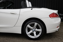 BMW Z4 sDrive20i Manual + Full Service History - Thumb 28