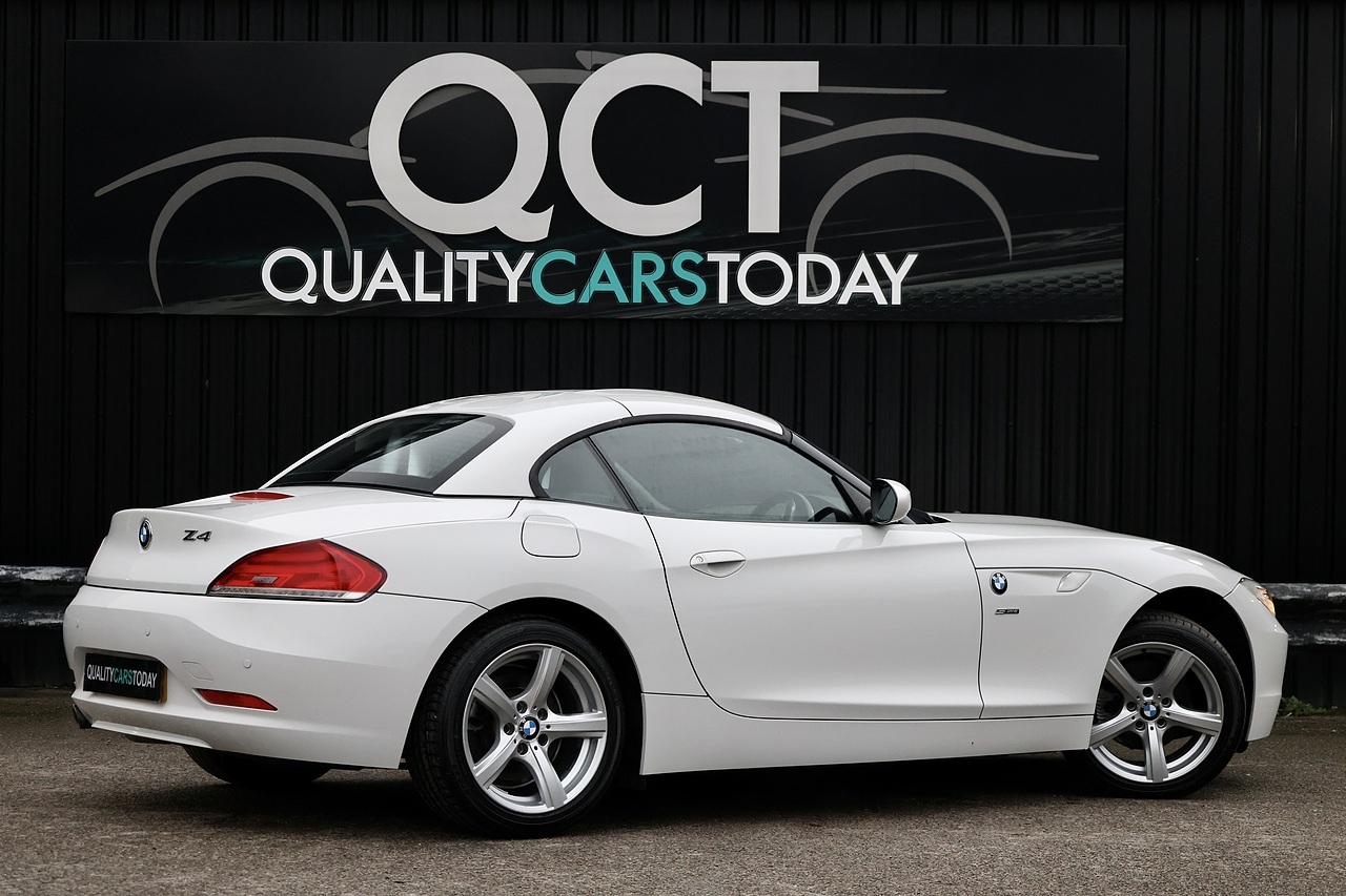 BMW Z4 sDrive20i Manual + Full Service History - Large 13