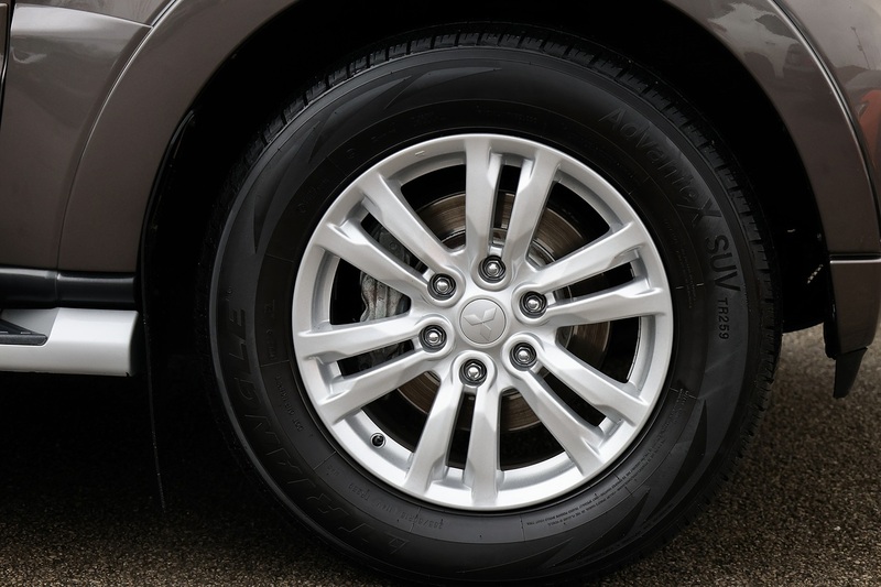 Mitsubishi Shogun LWB SG3 2 Former Keepers + FSH + Automatic + 7 Seats Image 28