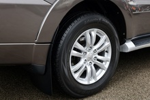 Mitsubishi Shogun LWB SG3 2 Former Keepers + FSH + Automatic + 7 Seats - Thumb 19