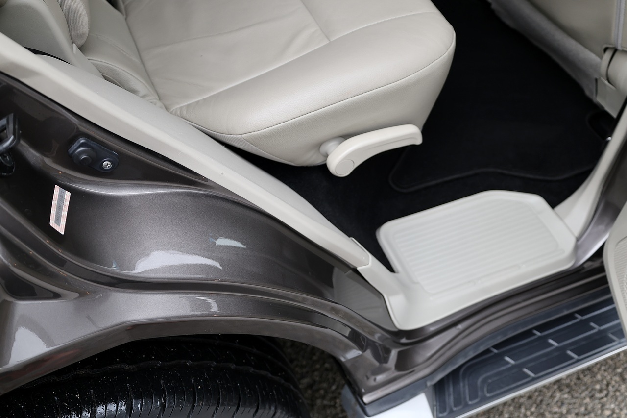 Mitsubishi Shogun LWB SG3 2 Former Keepers + FSH + Automatic + 7 Seats - Large 20