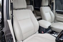 Mitsubishi Shogun LWB SG3 2 Former Keepers + FSH + Automatic + 7 Seats - Thumb 24