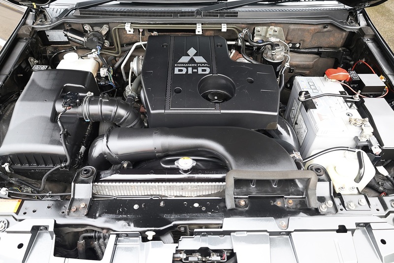 Mitsubishi Shogun LWB SG3 2 Former Keepers + FSH + Automatic + 7 Seats Image 25