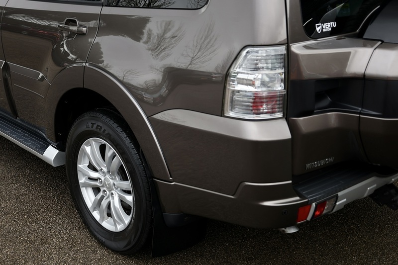 Mitsubishi Shogun LWB SG3 2 Former Keepers + FSH + Automatic + 7 Seats Image 33