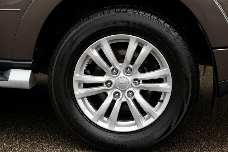 Mitsubishi Shogun LWB SG3 2 Former Keepers + FSH + Automatic + 7 Seats Image 26