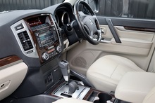 Mitsubishi Shogun LWB SG3 2 Former Keepers + FSH + Automatic + 7 Seats - Thumb 13