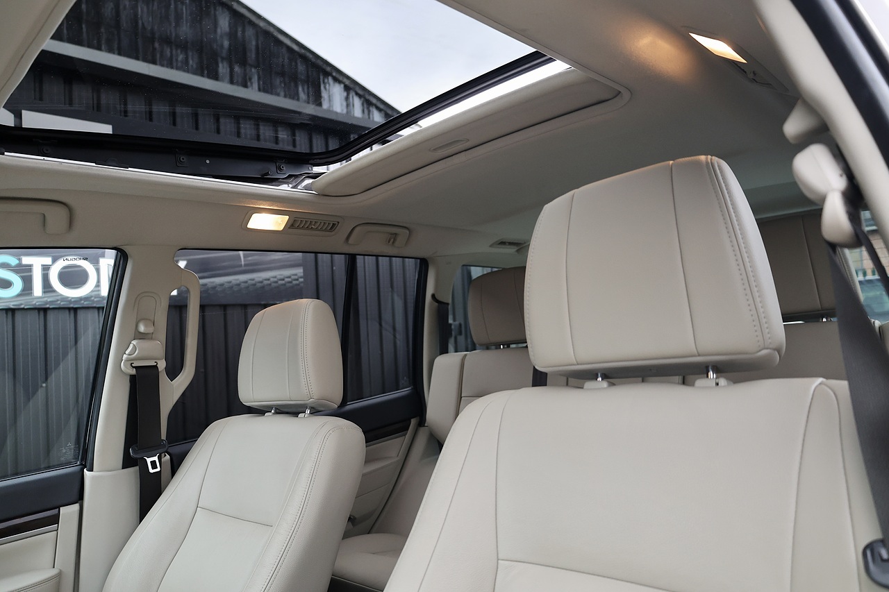 Mitsubishi Shogun LWB SG3 2 Former Keepers + FSH + Automatic + 7 Seats - Large 37