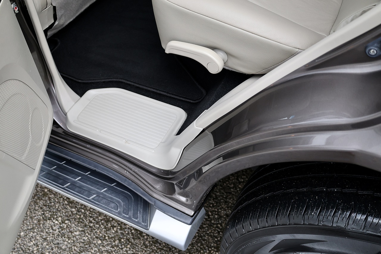 Mitsubishi Shogun LWB SG3 2 Former Keepers + FSH + Automatic + 7 Seats - Large 38