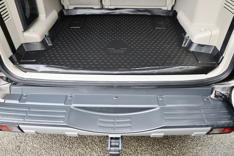 Mitsubishi Shogun LWB SG3 2 Former Keepers + FSH + Automatic + 7 Seats Image 43