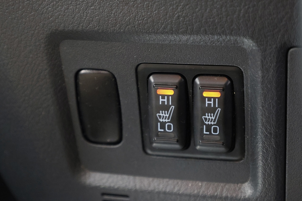 Mitsubishi Shogun LWB SG3 2 Former Keepers + FSH + Automatic + 7 Seats - Large 51