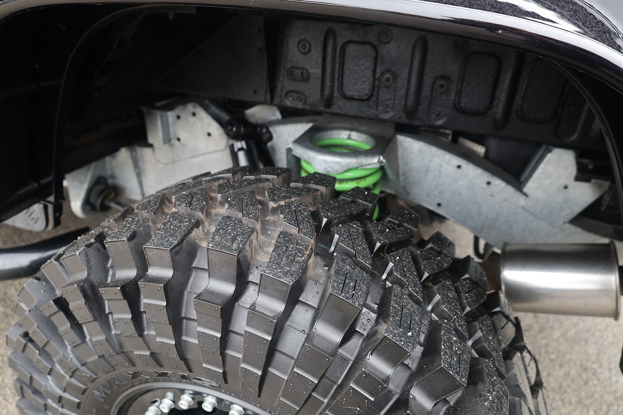 Land Rover Defender 110 007 Spectre Evocation + Huge Build Cost - Large 40