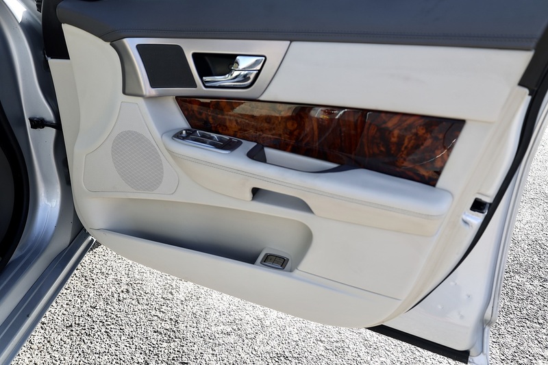 Jaguar XF Premium Luxury Last Owner since 2015 + Full Service History Image 27